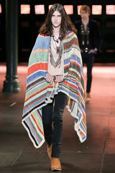 Look 32